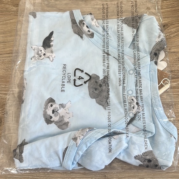 NWT Angel Dear Bamboo Baby Long Sleeve Bodysuit Onesie Blue Puppies 12-18m - Picture 4 of 4